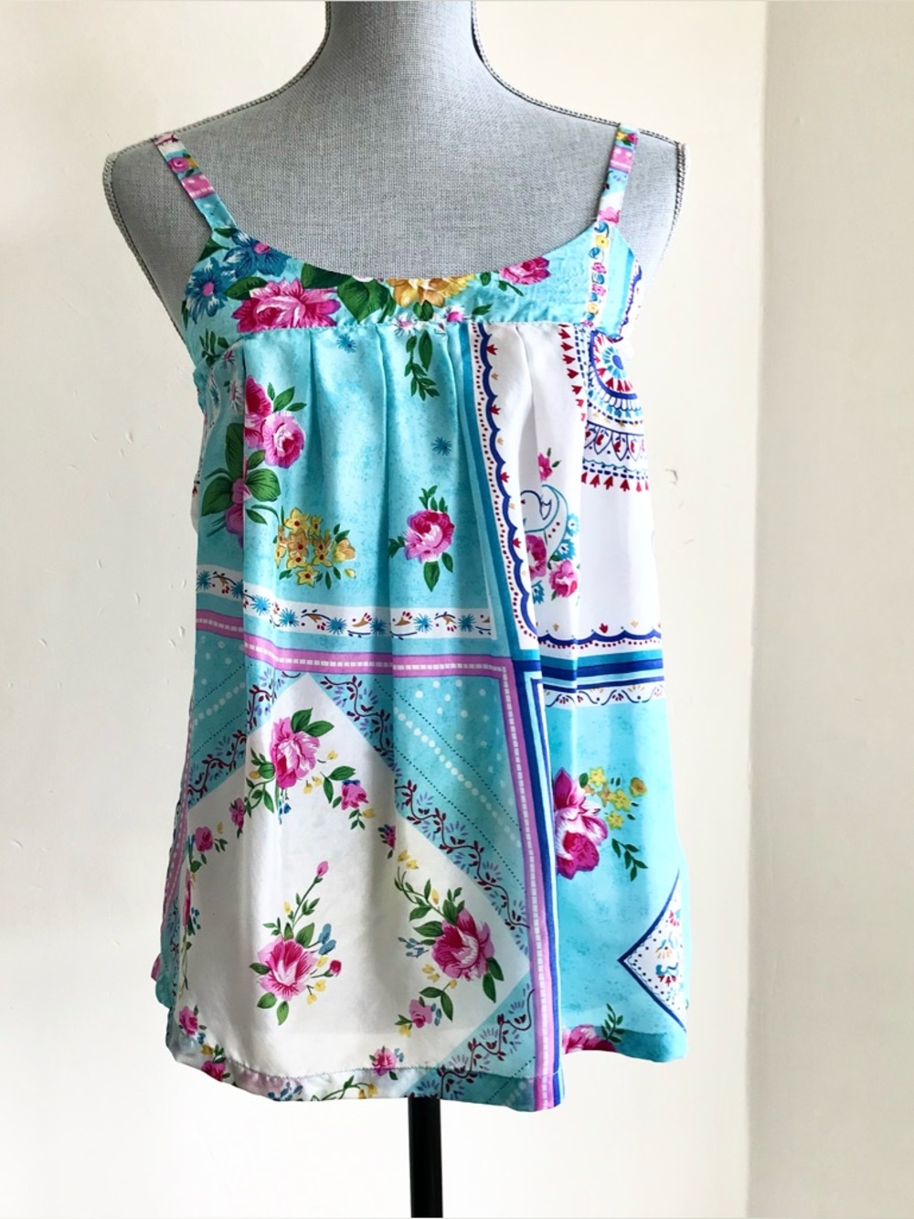 Anthropologie Plum Pretty Sugar 100% Silk Patchwork Floral Camisole Blue Pink S